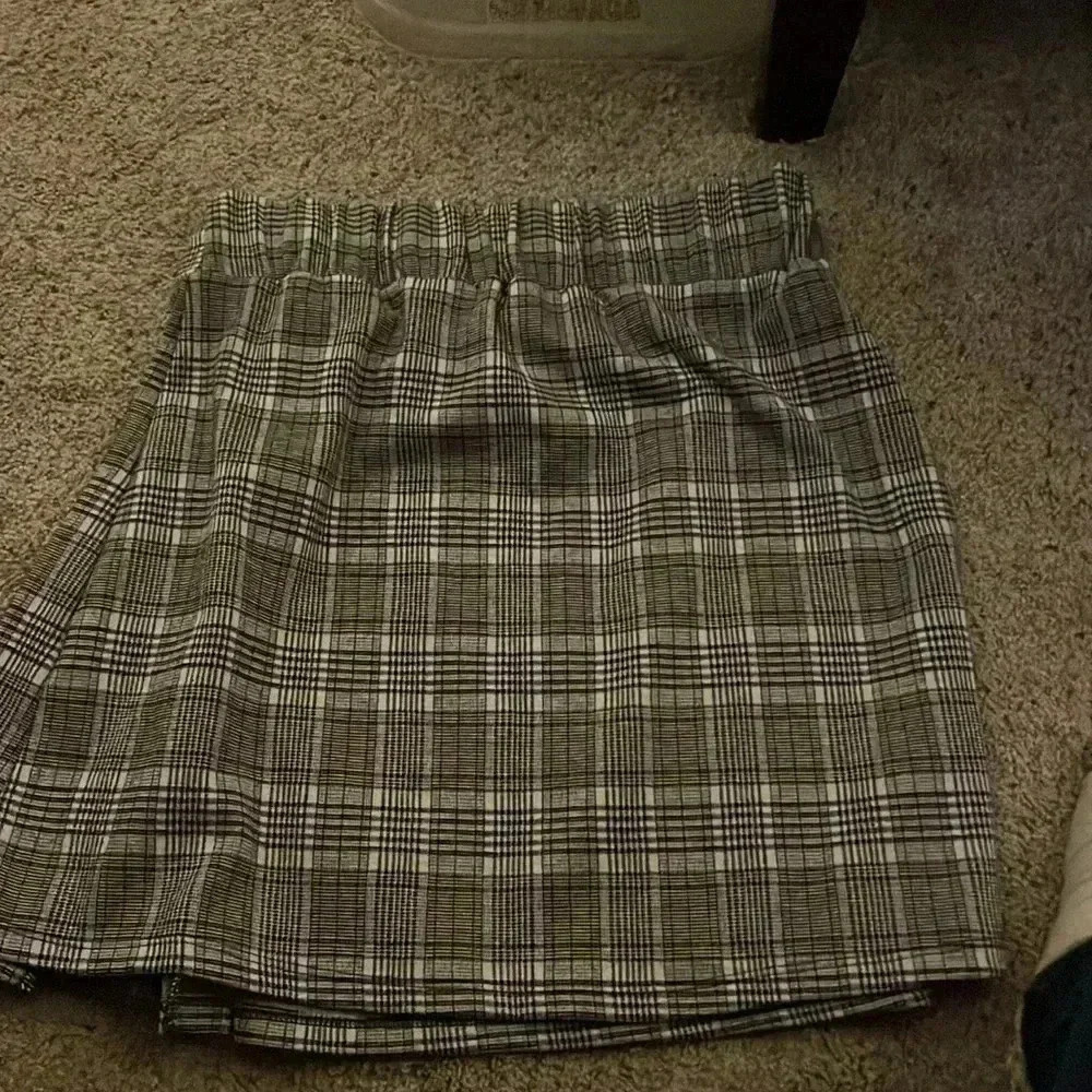 So pleated skirt - Picture 4 of 4